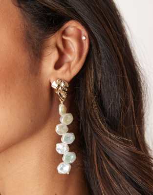 Reclaimed Vintage - Orecchini pendenti dorati con perle sintetiche e conchiglie