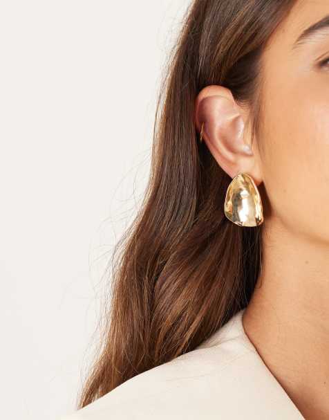 ASOS DESIGN - Orecchini a bottone grandi con design ovale curvo color oro martellato - view 1