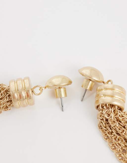 ASOS DESIGN - Orecchini a bottone martellati color oro spazzolato con nappe, 3 di 4