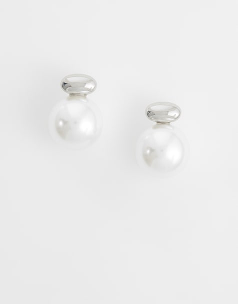 ASOS DESIGN - Orecchini a bottone piccoli argentati con perle sintetiche - view 1