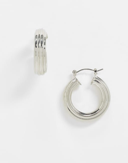 ASOS DESIGN - Orecchini a cerchio a coste testurizzate color argento