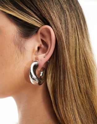 ASOS DESIGN - Orecchini a cerchio ampi color argento modello smussato