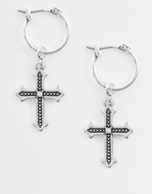 ASOS DESIGN - Orecchini a cerchio con ciondolo a croce color argento brunito