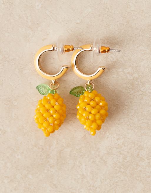 ASOS DESIGN - Orecchini a cerchio con mini limoni di perline gialli, 3 di 3
