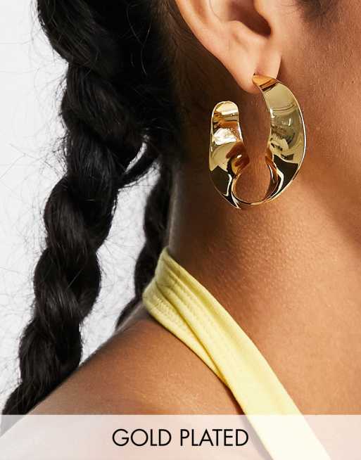 ASOS DESIGN - Orecchini a cerchio placcati in oro 14 ct con design a catenina piatta