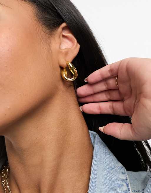 ASOS DESIGN - Orecchini a cerchio placcati oro 14 k con design attorcigliato, 4 di 4