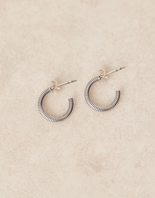 ASOS DESIGN - Orecchini attorcigliati a cerchio in argento sterling color argento