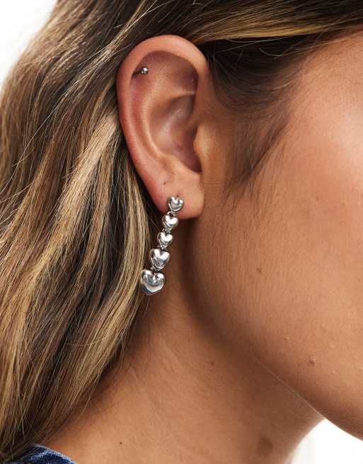 ASOS DESIGN - Orecchini pendenti color argento con cuori