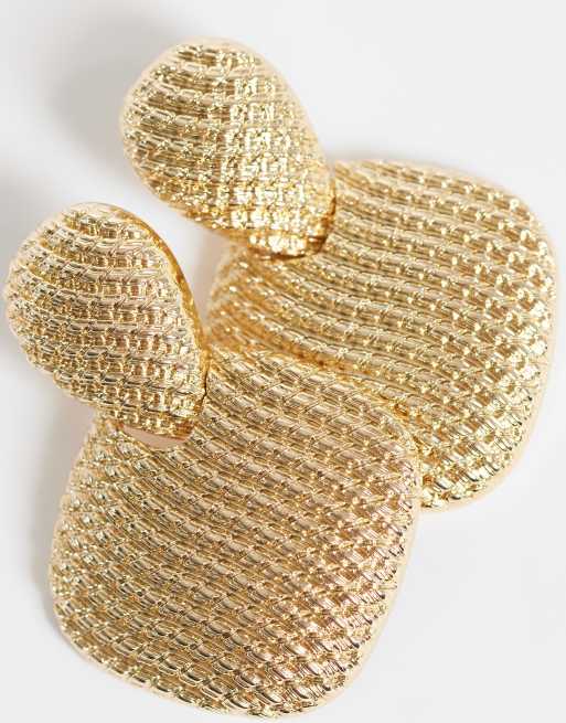 ASOS DESIGN Orecchini pendenti con design testurizzato in tonalità oro spazzolato, 4 di 4