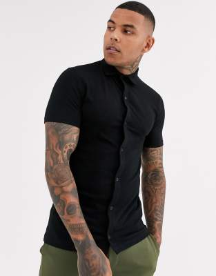 black short sleeve muscle fit shirt