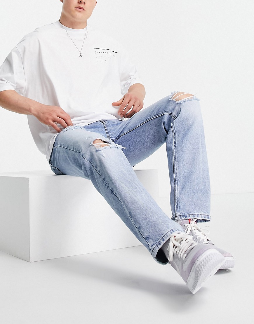 ASOS DESIGN - Original fit jeans met grove scheuren en vintage lichte wassing-Blauw