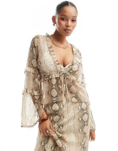 ASOS DESIGN – Ormskinnsmönstrad blus i chiffong med volang - view 1