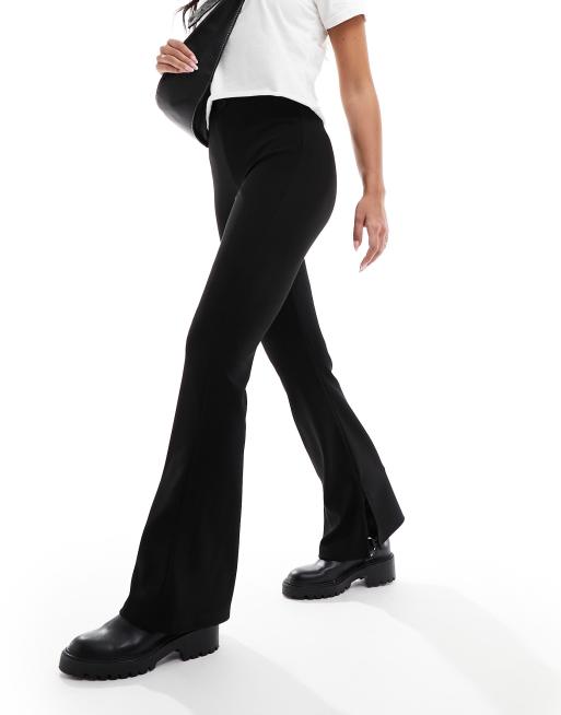 ASOS DESIGN - Ottomaanse geribbelde flare-broek met split aan de zoom in zwart, 2 van 5