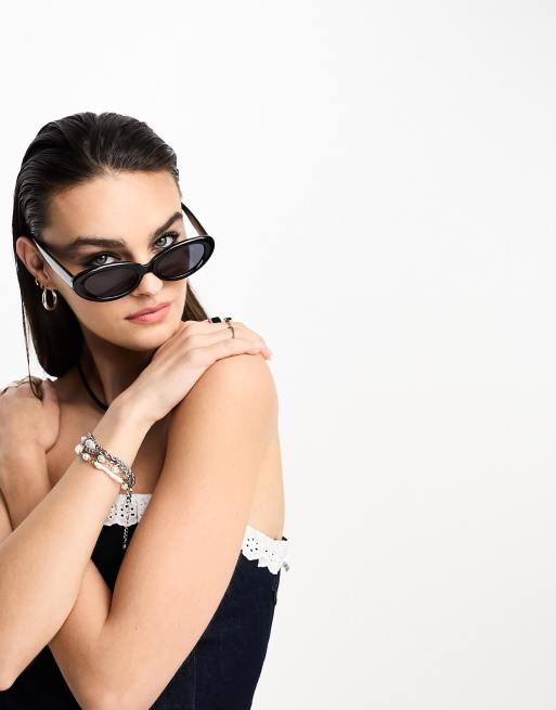 ASOS DESIGN oval sunglasses in black, 3 of 4