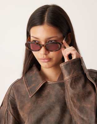 ASOS DESIGN - Ovale Sonnenbrille in Schildpattoptik mit burgunderfarbenen Gläsern-Rot