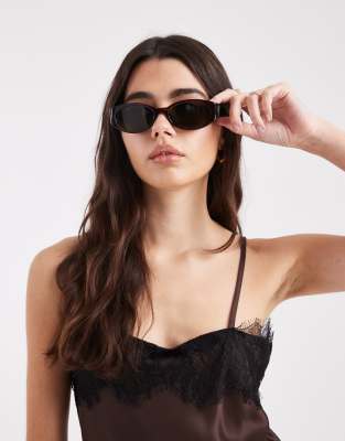 ASOS DESIGN - Ovale Wrap-around-Sonnenbrille in Kristallbraun-Brown