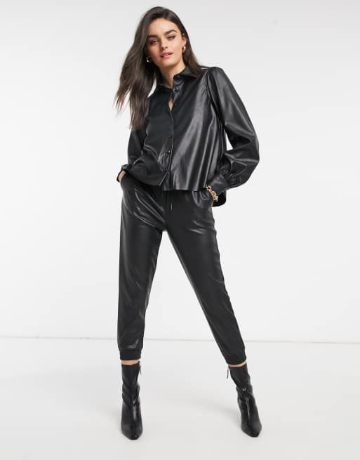 ASOS DESIGN - Overhemd in leerlook met lange mouwen in zwart, 4 van 4