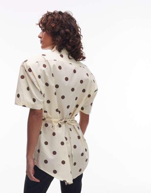ASOS DESIGN - Overhemd met korte mouwen, stropdas, schoudervullingen en stippen in gebroken wit, 4 van 4