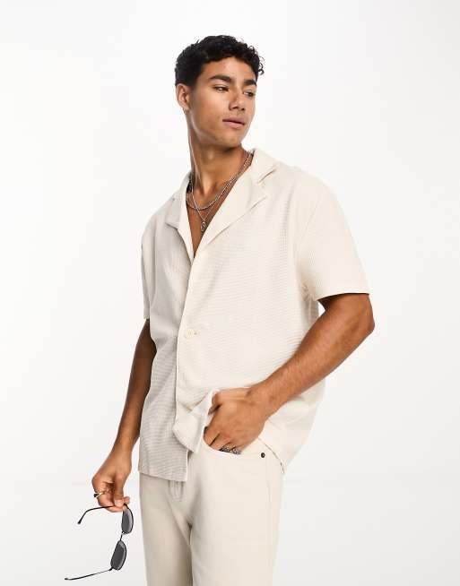 ASOS DESIGN - Overhemd van wafelstof met overgeslagen reverskraag in beige