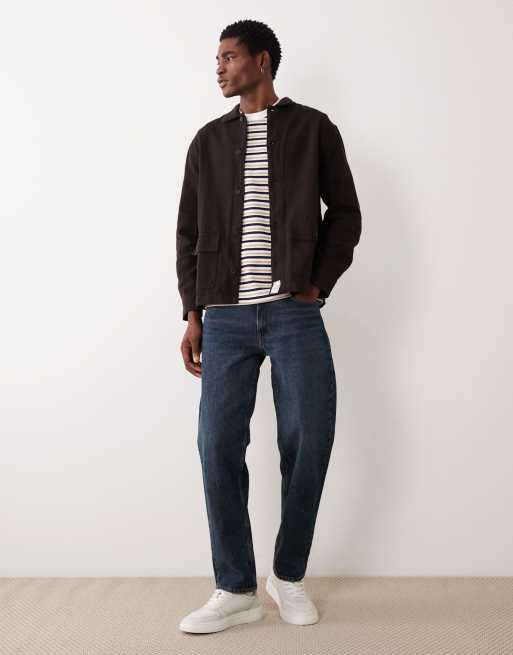 ASOS DESIGN - Overshirt van katoenen keperstof met badge in bruin, 2 van 5