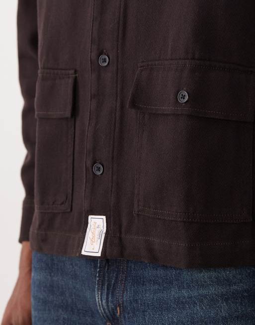 ASOS DESIGN - Overshirt van katoenen keperstof met badge in bruin, 3 van 5