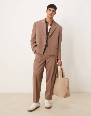 ASOS DESIGN – Oversize-Anzug in Braun mit kurzem Schnitt - view 1