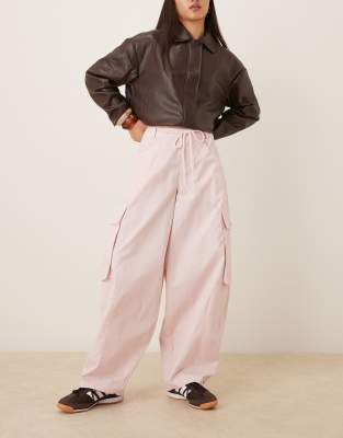 ASOS DESIGN - Oversize-Ballonhose in Zartrosa mit Taschendetails