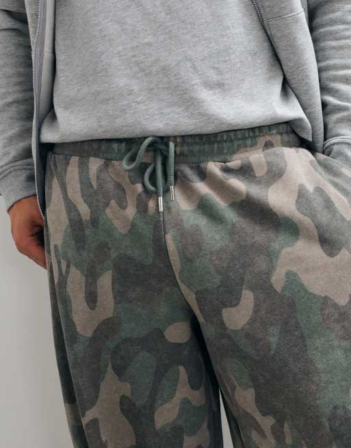 ASOS DESIGN oversize balloon z zakładką w szarym wzorze camo, 3 z 5