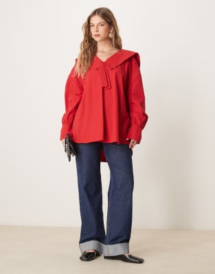 ASOS DESIGN - Oversize-Bluse aus Popeline in Rot mit Bindekragen vorn