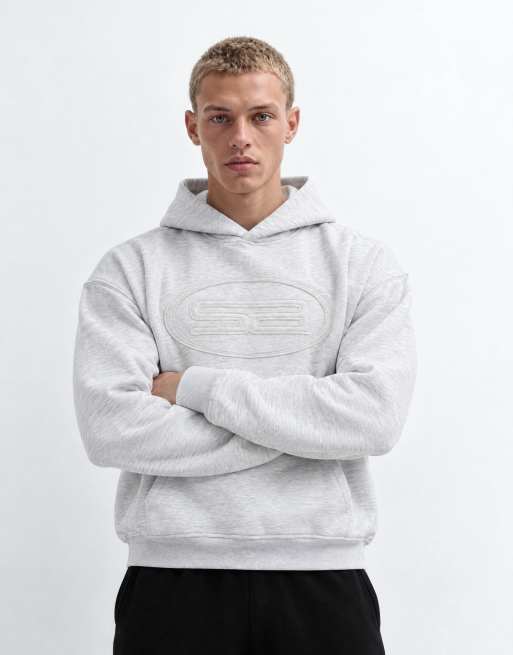 ASOS DESIGN oversize boxig huvtröja med ton-i-ton-applikation i ljusgrått, 6 av 9