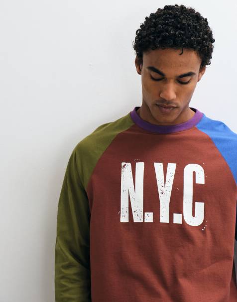 ASOS DESIGN oversize boxy sprany henley z długim rękawem i nadrukiem NYC w kolorze burgundowym - view 1