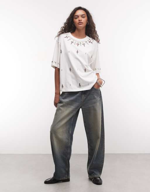 ASOS DESIGN Oversize Boxy-T-Shirt mit Verzierungsdetail in Weiß, 2 von 4