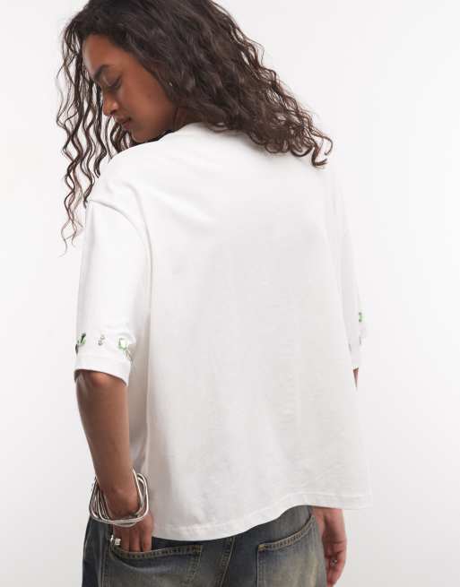 ASOS DESIGN Oversize Boxy-T-Shirt mit Verzierungsdetail in Weiß, 3 von 4