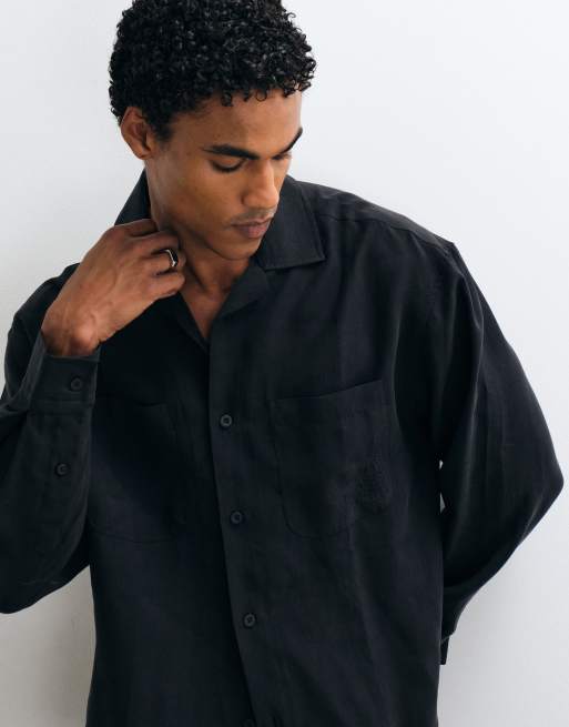 ASOS DESIGN oversize draperad skjorta med stegad fåll och fickbroderi i svart, 5 av 5