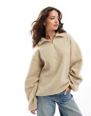 ASOS DESIGN - Oversize-Fleecepullover aus Teddyfell in Neutral mit kurzem Reißverschluss