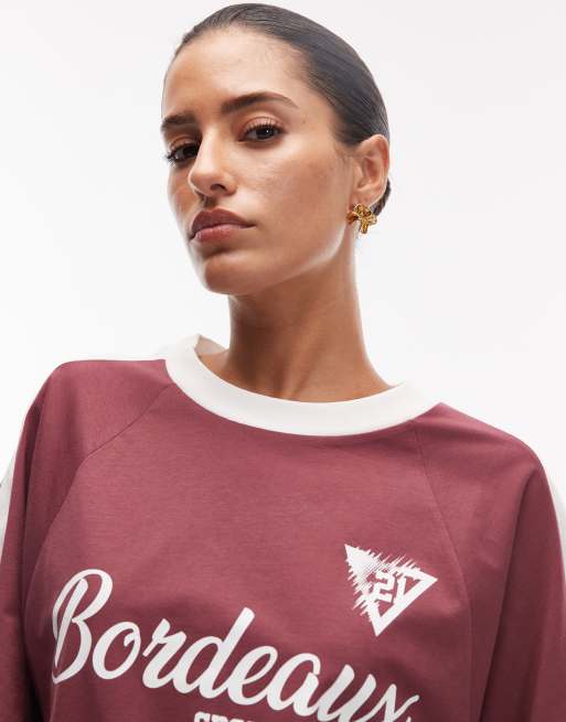 ASOS DESIGN – Oversize-Fußball-T-Shirt in Braun mit Bordeaux-Grafik, 2 von 4