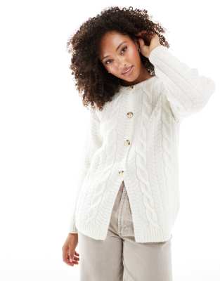 ASOS DESIGN - Oversize-Grobstrickjacke in Creme mit Zopfmuster-Neutral