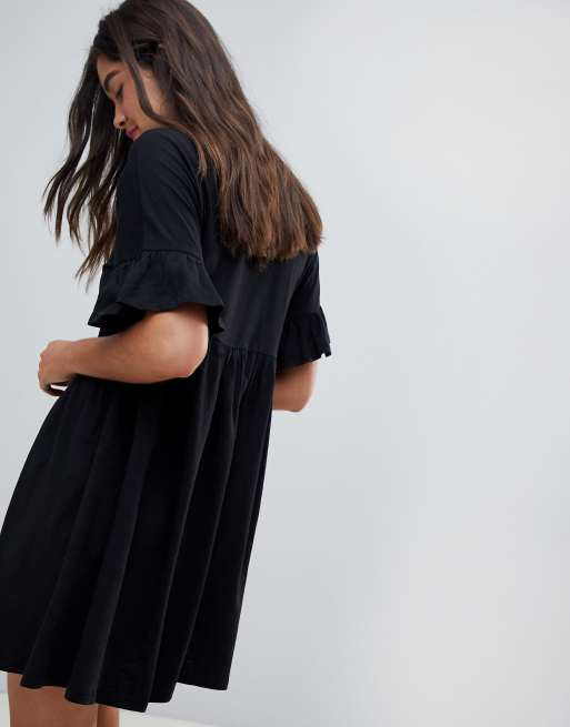ASOS DESIGN – Oversize-Hängerkleid aus Baumwolle in Schwarz mit Ausbrennermuster und Rüschenärmeln, 2 von 4