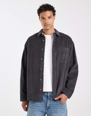 Oversize-Hemd aus Cord in verwaschenem Schwarz Schwarz S