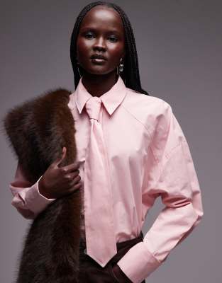 ASOS DESIGN - Oversize-Hemd aus Satin in Rosa mit Krawatte