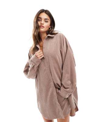 ASOS DESIGN - Oversize-Hemd aus strukturiertem Cord in Nerzbeige, Kombiteil-Rosa