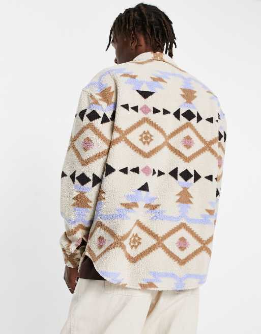 ASOS DESIGN – Oversize-Hemd aus Teddyfell im Stil der 90er-Jahre mit Aztekenprint, 2 von 4