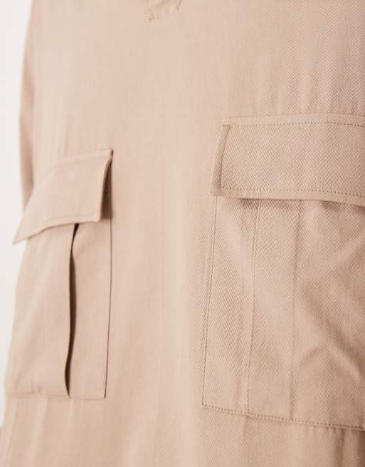 ASOS DESIGN – Oversize-Hemd aus Twill in Braun mit Reverskragen und Cargotaschen, 5 von 5
