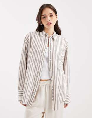 ASOS DESIGN - Oversize-Hemd in Braun gestreift mit Leinenanteil-Brown