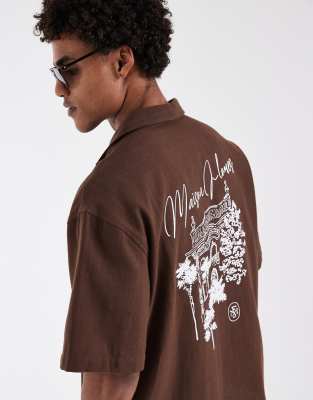 Oversize-Hemd in brauner Leinenoptik mit Rückenprint Braun S