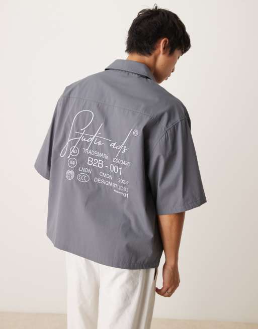 ASOS DESIGn – Oversize-Hemd in Dunkelgrau mit Stickerei und halblangen Ärmeln
