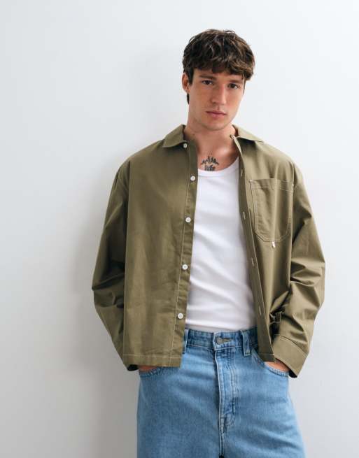 ASOS DESIGN Oversize-Hemd in kastanienbraun mit Brustabzeichen, 4 von 5