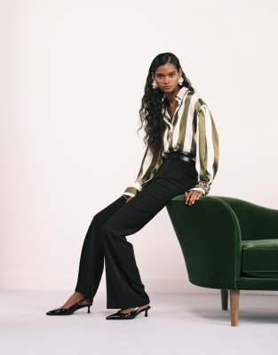 ASOS DESIGN - Oversize-Hemdbluse aus Satin in Olivgrün mit Streifen-Bunt