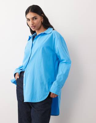 ASOS DESIGN - Oversize-Hemdbluse in Blau mit breiten Manschetten und abgerundetem Saum