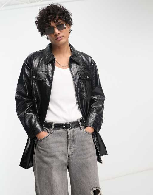 ASOS DESIGN – Oversize-Hemdjacke aus Kunstleder in Schlangenoptik